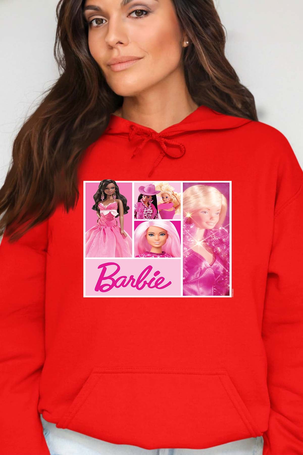 COULEUR:Rouge|Sweat Capuche Femme | Barbie Dolls collage Rouge