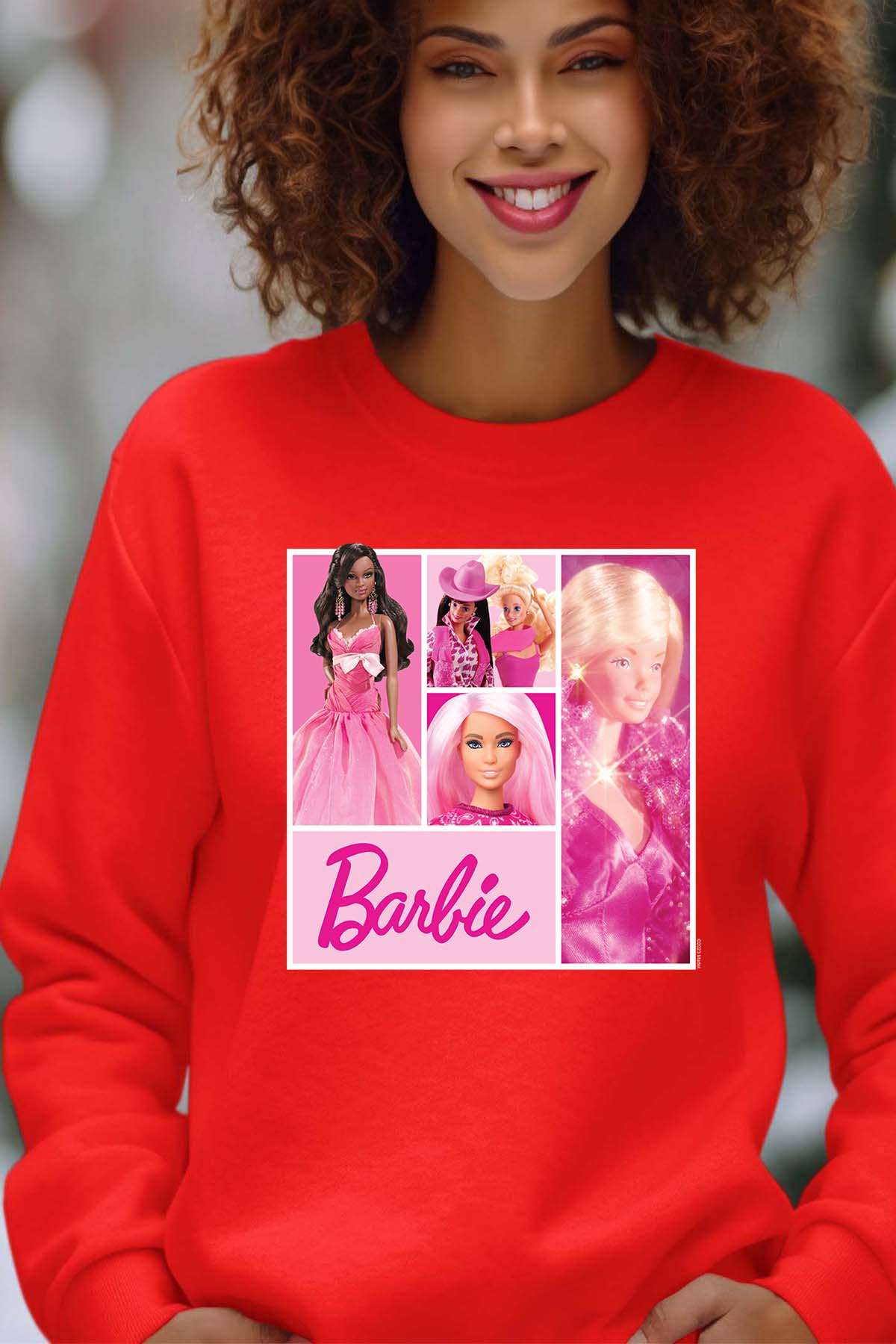 COULEUR:Rouge|Sweat Col Rond Femme | Barbie Dolls collage Rouge