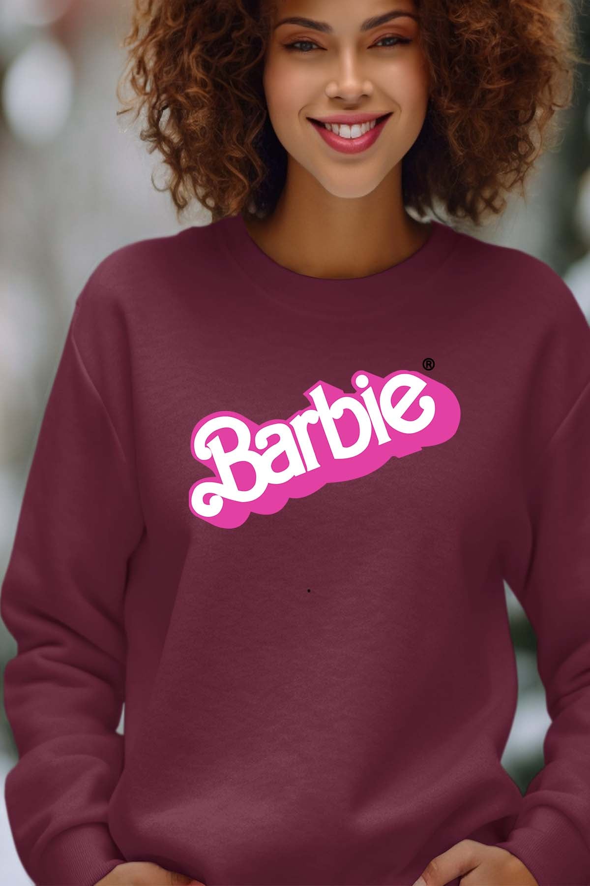 COULEUR:Bordeaux|Sweat Col Rond Femme | Logo barbie Bordeaux